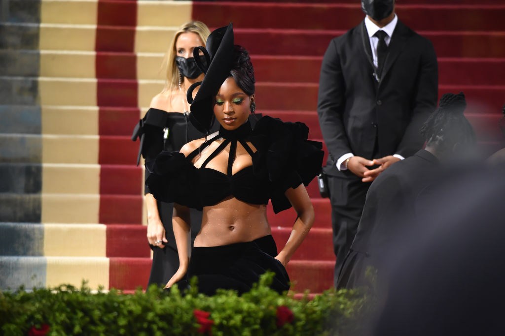 The 2022 Met Gala Celebrating "In America: An Anthology of Fashion" - Street Sightings