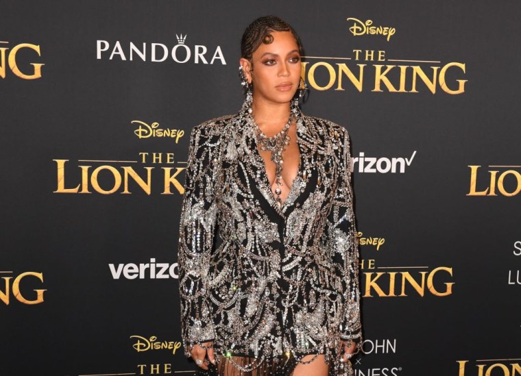 Beyoncé loves giving back