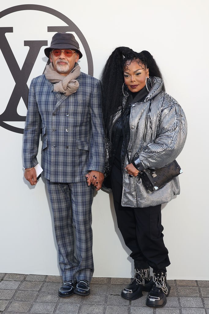 Louis Vuitton : Photocall - Paris Fashion Week - Womenswear Spring/Summer 2023