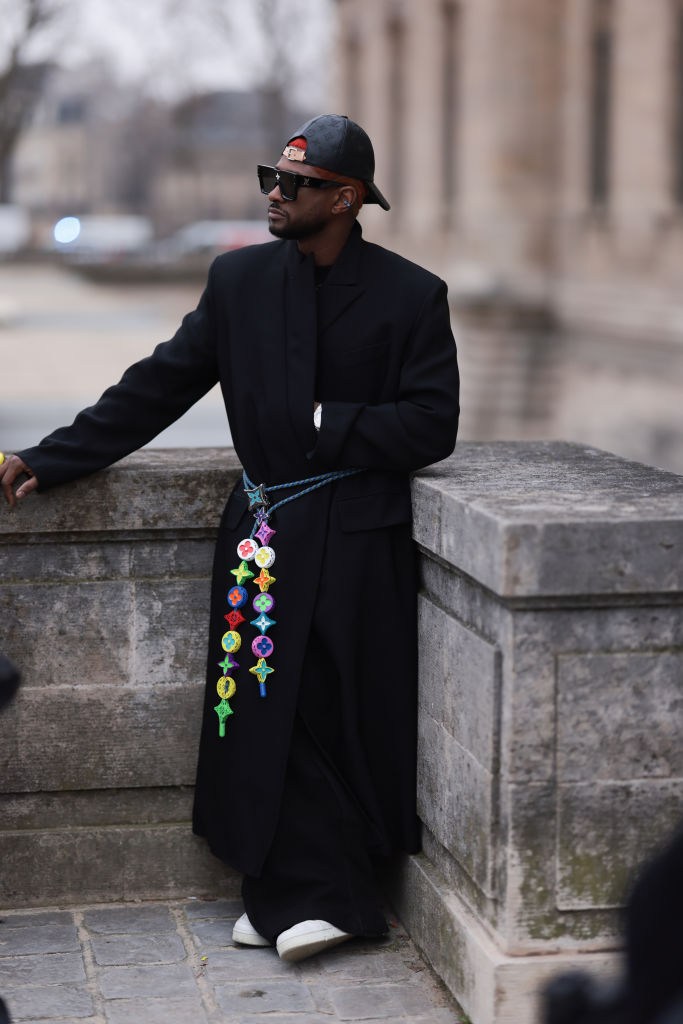 Street Style - Paris Fashion Week - Menswear Fall-Winter 2023-2024 : Day Three
