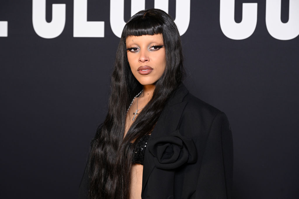 Blunt bangs