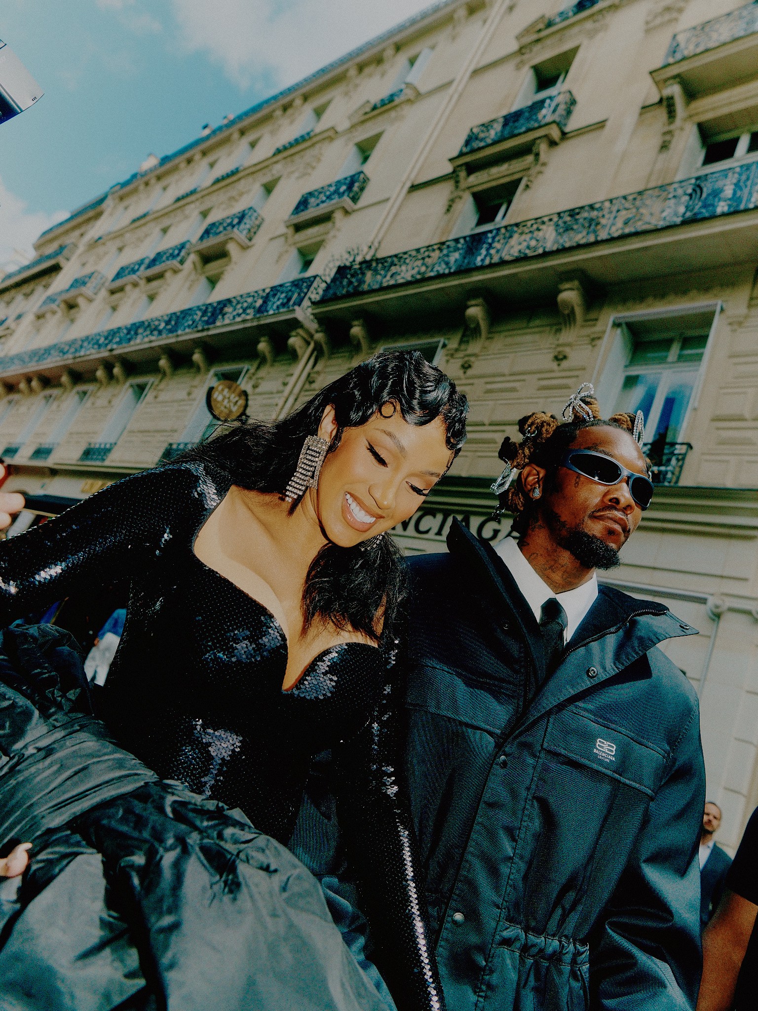 Cardi B Offset Balenciaga : Outside Arrivals - Paris Fashion Week - Haute Couture Fall/Winter 2023/2024