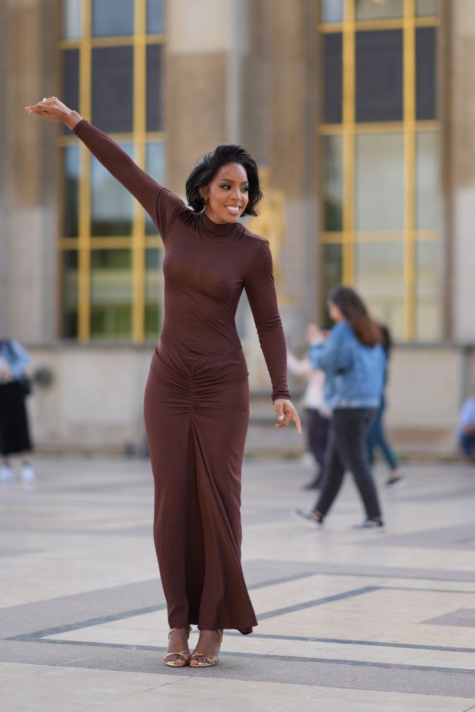 Street Style - Paris Fashion Week - Womenswear Spring/Summer 2024 - Day Four