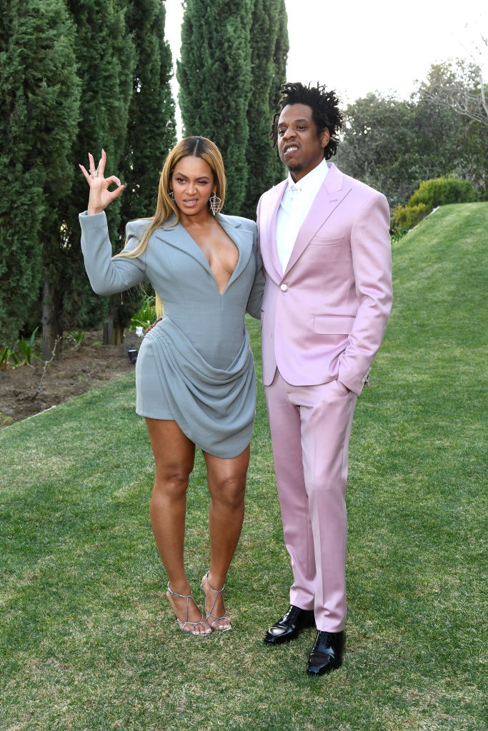 Playful poses, Posh fits.