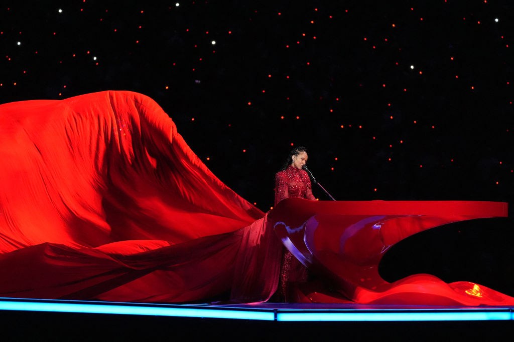 usher alicia keys halftime show