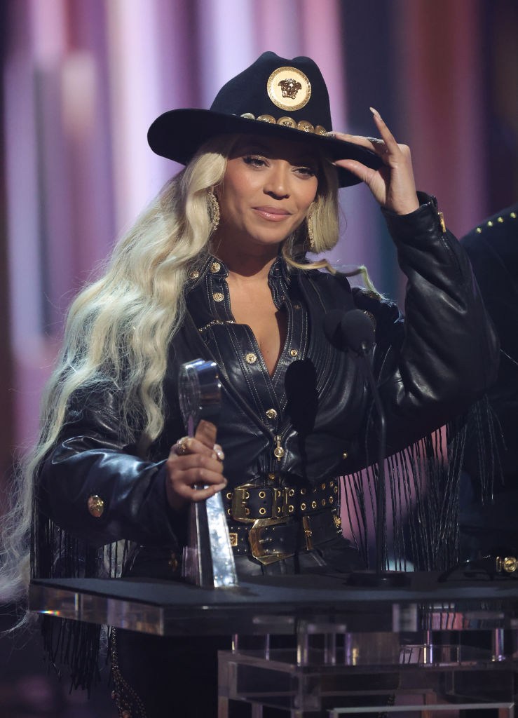beyonce platinum blonde 