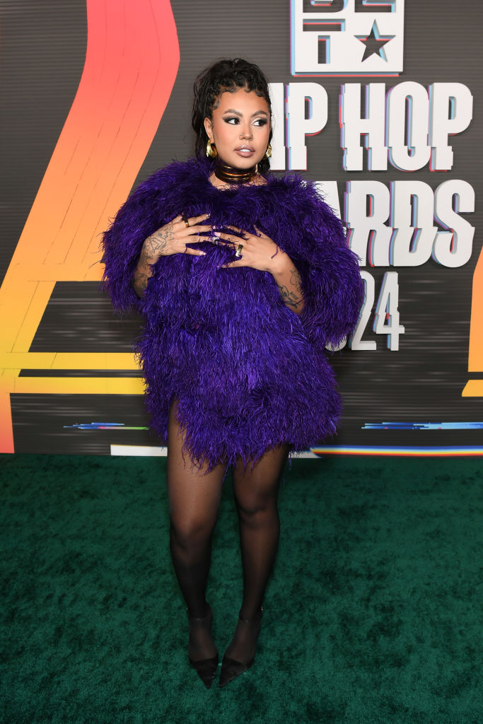 BUDAH stuns in purple.