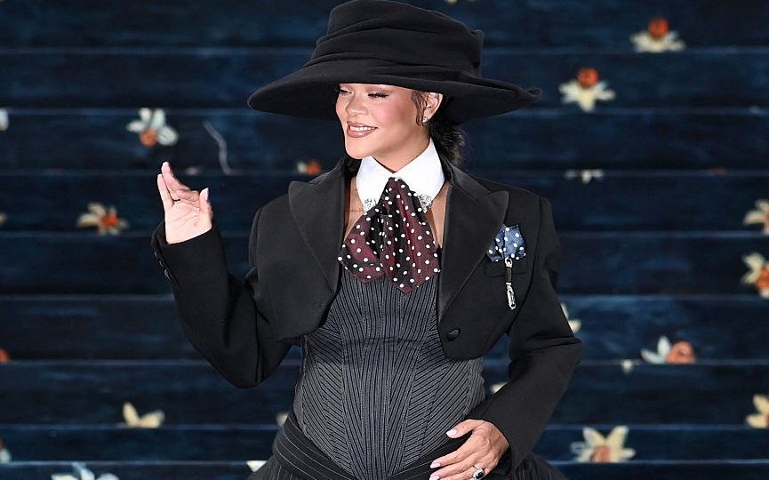 rihanna maternity fashion METGALA-CELEBRITY-MUSEUM-RED CARPET