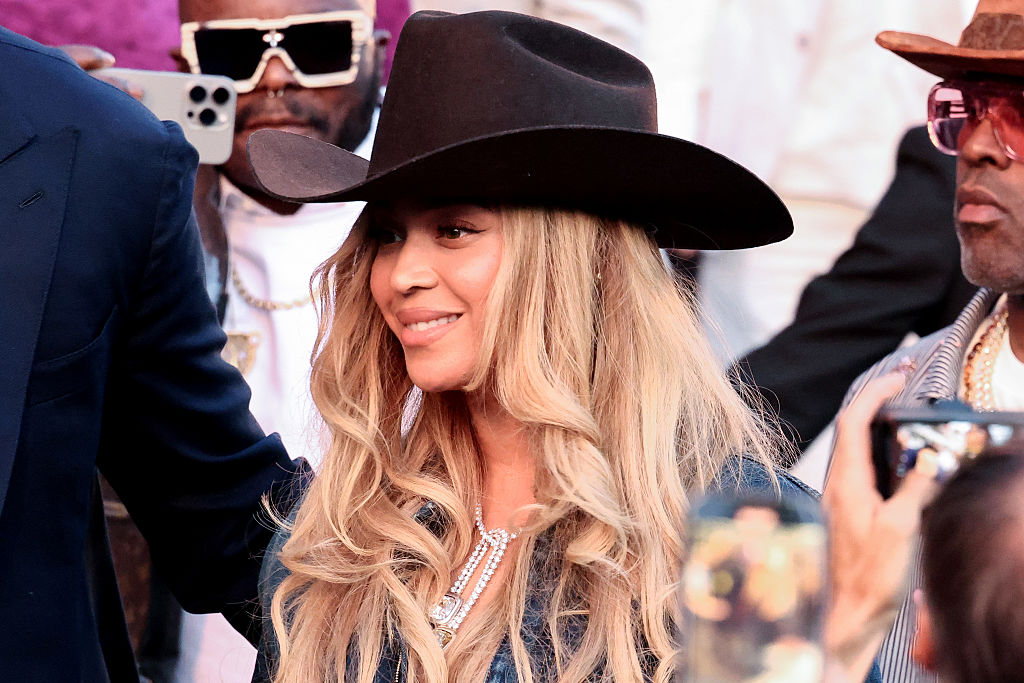 beyonce cowboy carter mid air malfunction tour