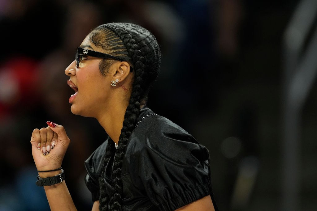 Washington Mystics v Chicago Sky, angel Reese, Protective Hairstyles