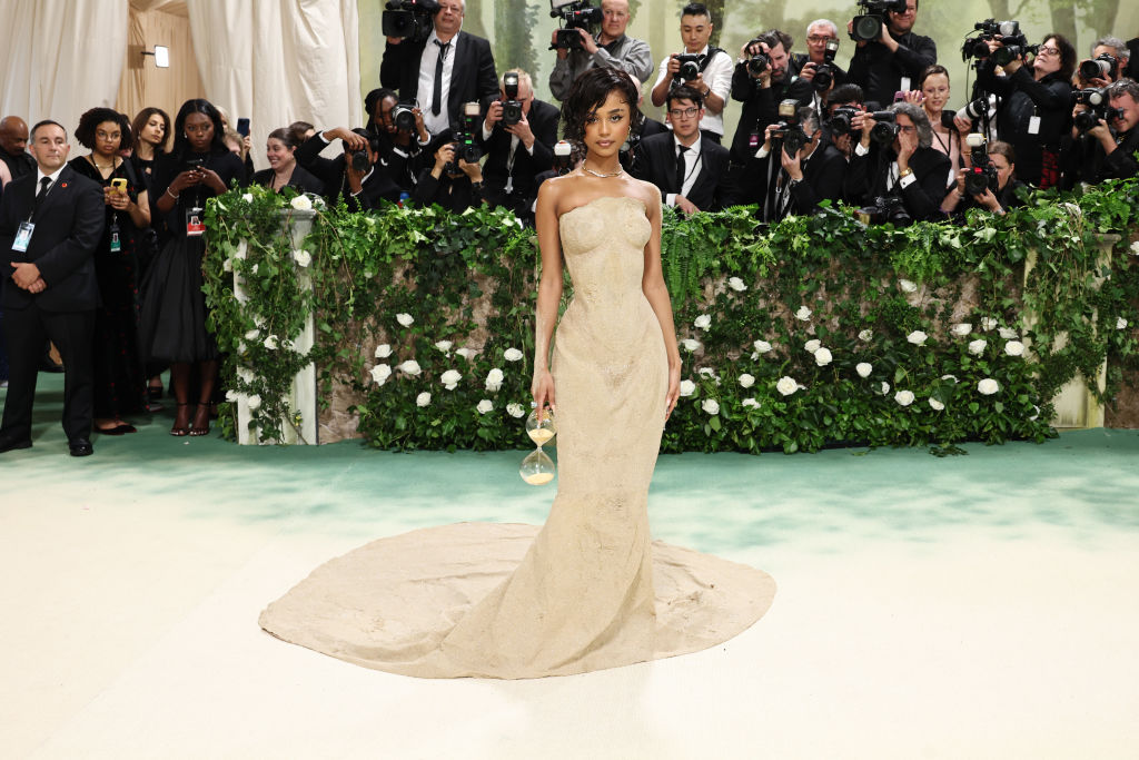 Red Carpet Sculpture