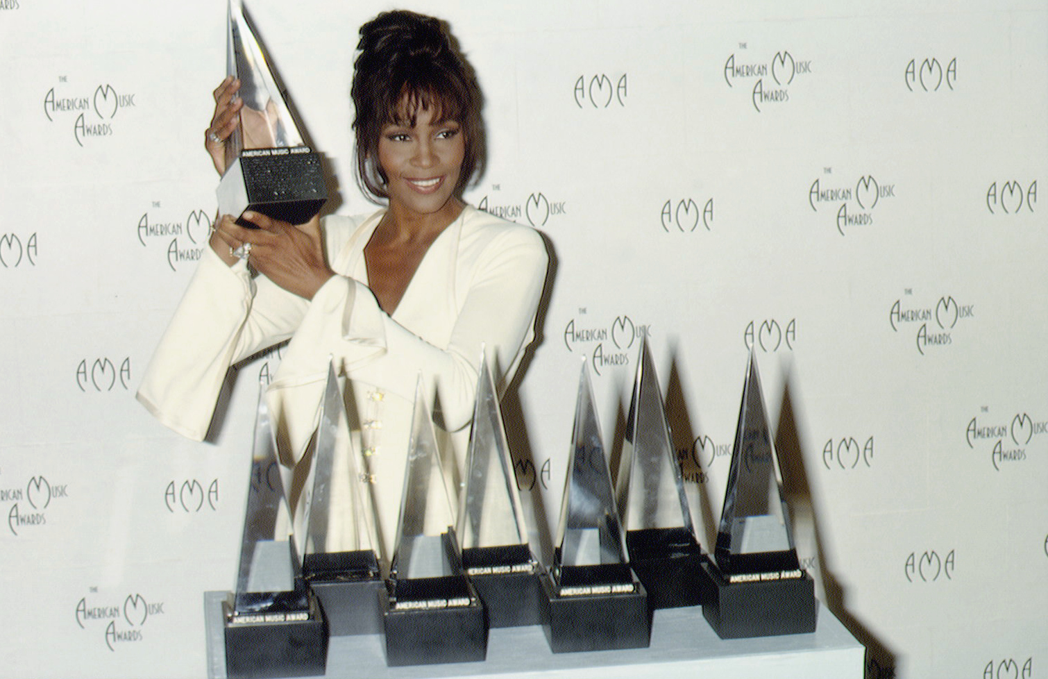 Whitney Houston, Whitney Houston Death, Whitney Houston Fashion 
