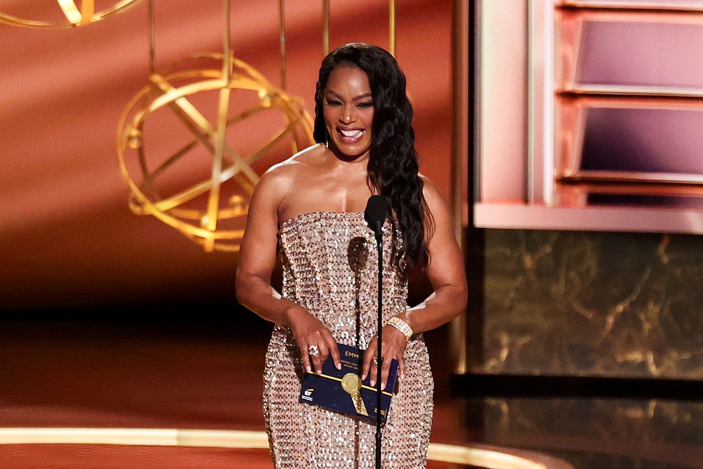 angela-bassett-iconic-style-over-the-years